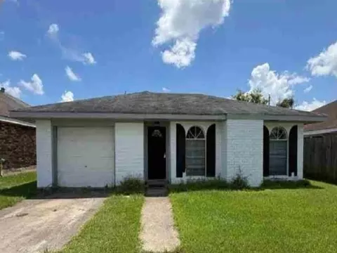 2812 Concordia Dr, Laplace, LA 70068