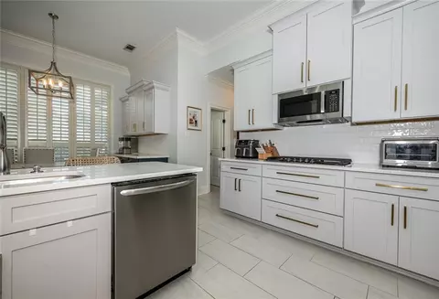 Kitchen - 3155 Grove Ct, Mandeville, LA 70448 photo 5 of 6