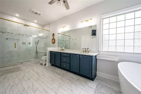 Bath - 3155 Grove Ct, Mandeville, LA 70448 photo 1 of 8