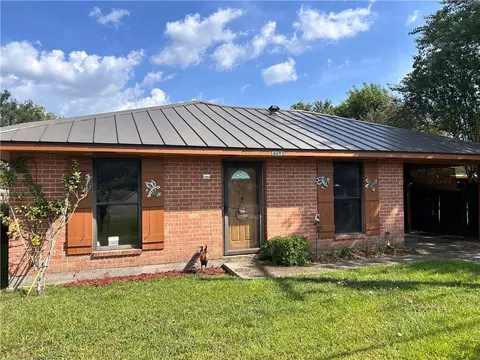 58693 Ware Dr, Plaquemine, LA 70764