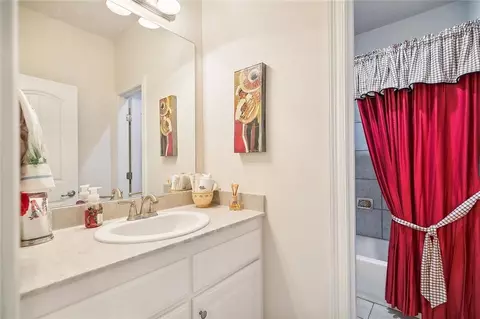 Bath - 209 Beebalm Cir, Covington, LA 70435 photo 3 of 3