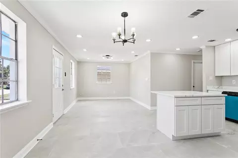 Living - 641 Cameron Ct, Kenner, LA 70065 photo 1 of 2