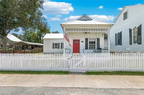 302 St Joseph St, Madisonville, LA 70447