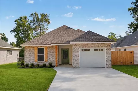 Exterior - 833 Preval Street St, Mandeville, LA 70448 photo 4 of 4