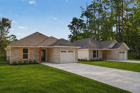 Exterior - 833 Preval Street St, Mandeville, LA 70448 photo 2 of 3