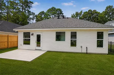 Exterior - 833 Preval Street St, Mandeville, LA 70448 photo 3 of 3