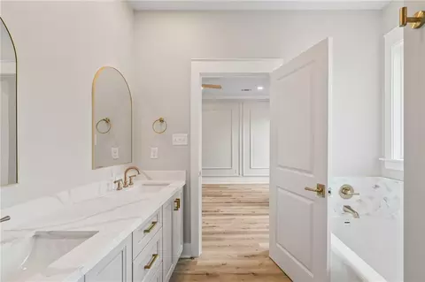 Bath - 833 Preval Street St, Mandeville, LA 70448 photo 1 of 3