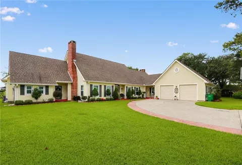 2105 Augusta Dr, Laplace, LA 70068