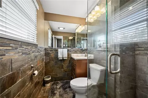 Bath - 469 Hickory Dr, Slidell, LA 70458 photo 3 of 3