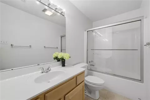 Bath - 428 Willowdale Blvd, Luling, LA 70070 photo 3 of 3