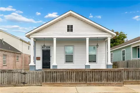 8629 Hickory St, New Orleans, LA 70118