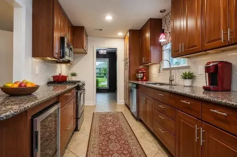 Kitchen - 4237 Indiana Ave, Kenner, LA 70065 photo 1 of 3