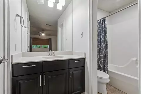Bath - 4237 Indiana Ave, Kenner, LA 70065 photo 1 of 3