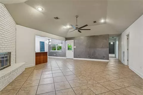 Living - 4237 Indiana Ave, Kenner, LA 70065 photo 5 of 6
