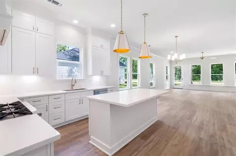 Kitchen - 301 W 27th Ave, Covington, LA 70433 photo 3 of 3