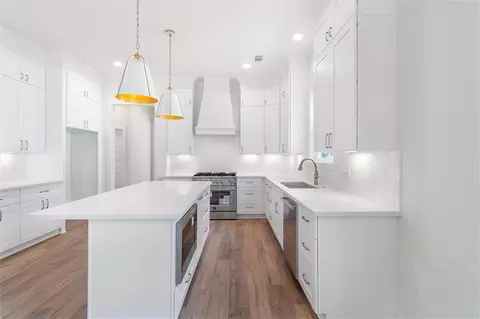 Kitchen - 301 W 27th Ave, Covington, LA 70433 photo 2 of 3