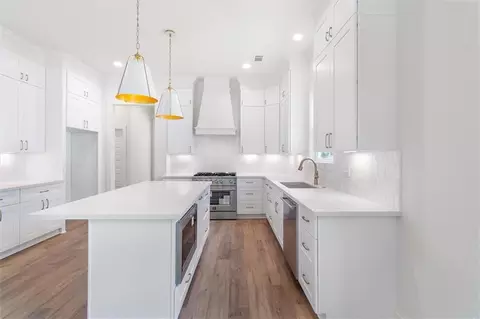 Kitchen - 301 W 27th Ave, Covington, LA 70433 photo 2 of 3