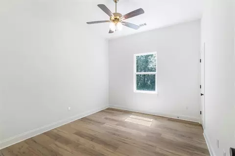 Bedroom - 301 W 27th Ave, Covington, LA 70433 photo 2 of 4
