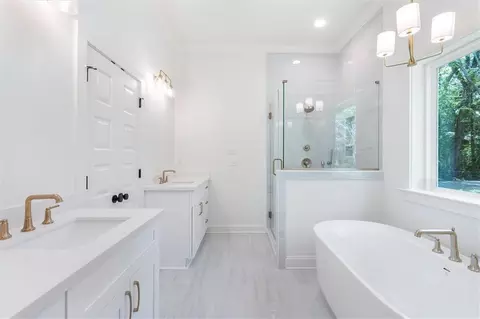 Bath - 301 W 27th Ave, Covington, LA 70433 photo 2 of 2