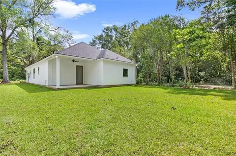 Exterior - 301 W 27th Ave, Covington, LA 70433 photo 2 of 2