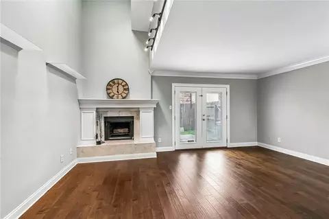 Living - 4222 Paradis Ln, Kenner, LA 70065 photo 1 of 2
