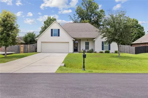 709 English Oak Dr, Madisonville, LA 70447