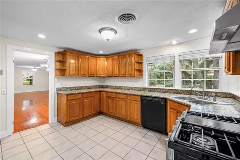 Kitchen - 836 Daney St, Slidell, LA 70458 photo 3 of 4