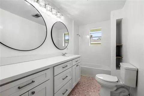 Bath - 836 Daney St, Slidell, LA 70458 photo 2 of 3