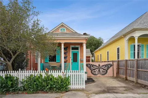 8221 Zimple St, New Orleans, LA 70118