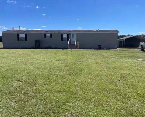 312 Levi Gremillion Rd, Plaucheville, LA 71362
