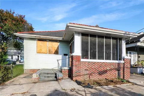 1306 S Genois St, New Orleans, LA 70125