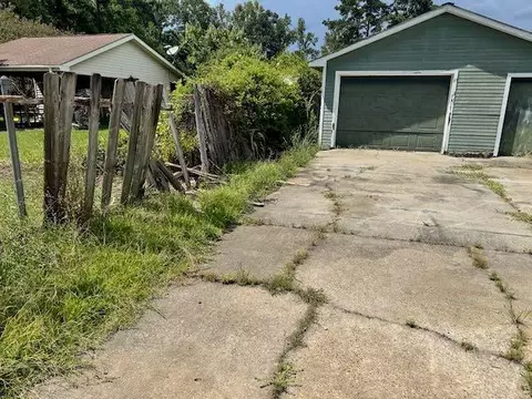 Exterior - 13355 Molly Melissa Dr, Walker, LA 70785 photo 3 of 4