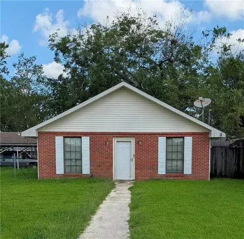 2756 Corinne Dr, Marrero, LA 70072