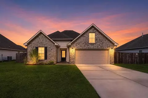 Exterior - 15593 Grassy Ln, Covington, LA 70435 photo 2 of 5