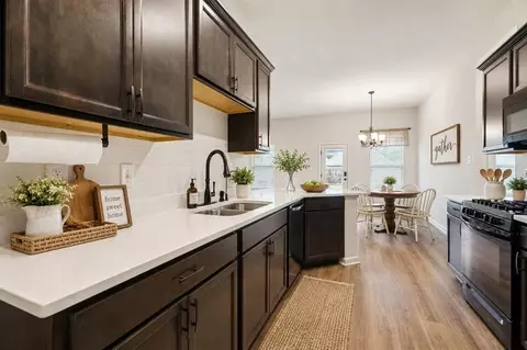 Kitchen - 15593 Grassy Ln, Covington, LA 70435 photo 2 of 2