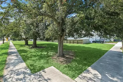 1625 Schnell Dr, Arabi, LA 70032