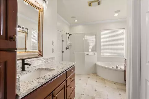 Bath - 421 E Honors Point Ct, Slidell, LA 70458 photo 2 of 5