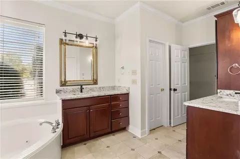 Bath - 421 E Honors Point Ct, Slidell, LA 70458 photo 1 of 5
