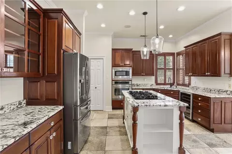 Kitchen - 421 E Honors Point Ct, Slidell, LA 70458 photo 2 of 3