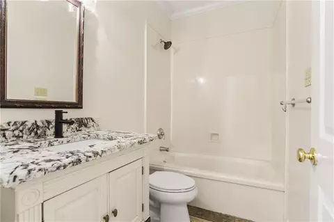 Bath - 421 E Honors Point Ct, Slidell, LA 70458 photo 4 of 5