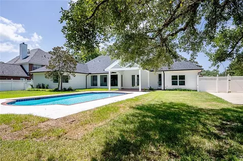 Exterior - 207 Dutton Ct, Slidell, LA 70461 photo 3 of 8