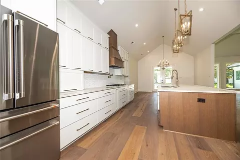 Kitchen - 207 Dutton Ct, Slidell, LA 70461 photo 5 of 7