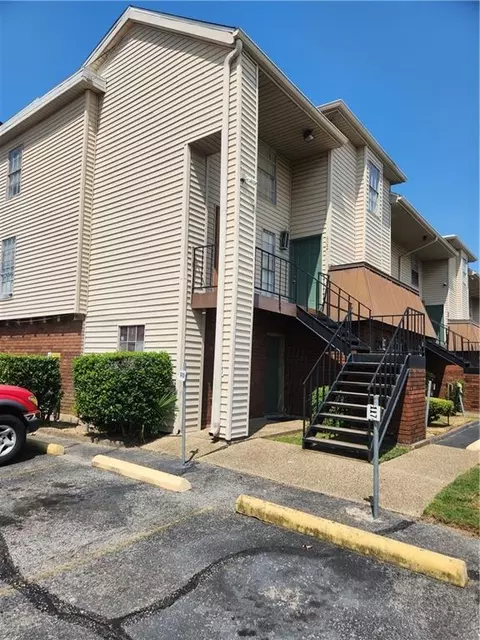 2509 Giuffrias St #802, Metairie, LA 70001