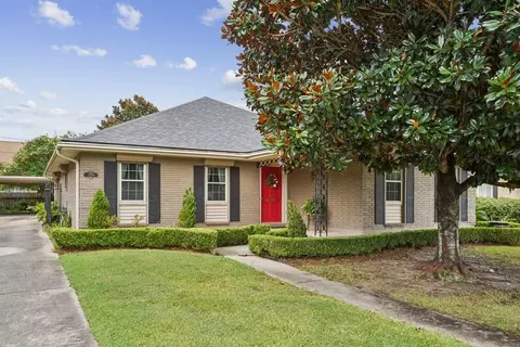 3708 Ferran Dr, Metairie, LA 70002