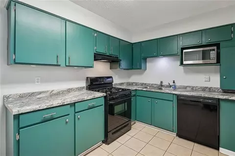 Kitchen - 2121 Oriole St, Slidell, LA 70460 photo 1 of 1