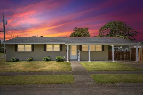 6931 Marquette St, Harahan, LA 70123