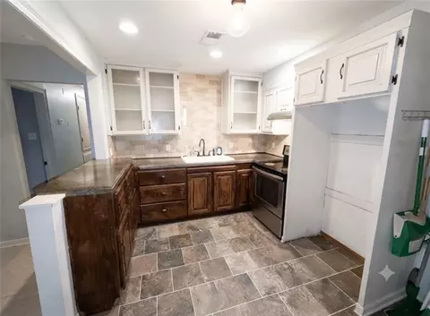 Kitchen - 2015 6th St, Slidell, LA 70458 photo 1 of 1