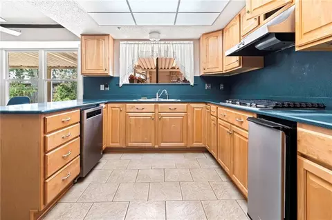 Kitchen - 74 Androus Ave, Kenner, LA 70065 photo 2 of 2