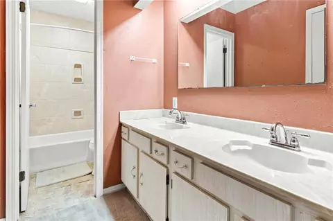 Bath - 74 Androus Ave, Kenner, LA 70065 photo 2 of 2