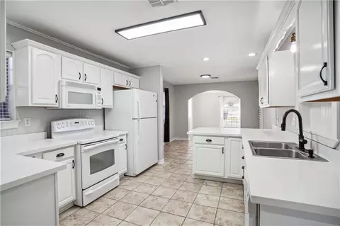 Kitchen - 2 Schill Ave, Kenner, LA 70065 photo 2 of 2